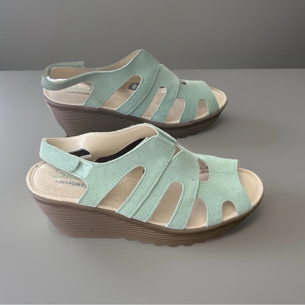 Wedge SKECHERS Parallel Stylin Suede Open Toe Slingback Mint Sandals - 5.5-6